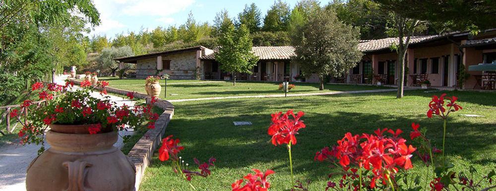Il Poggio Dei Pettirossi Hotel Bevagna Bagian luar foto