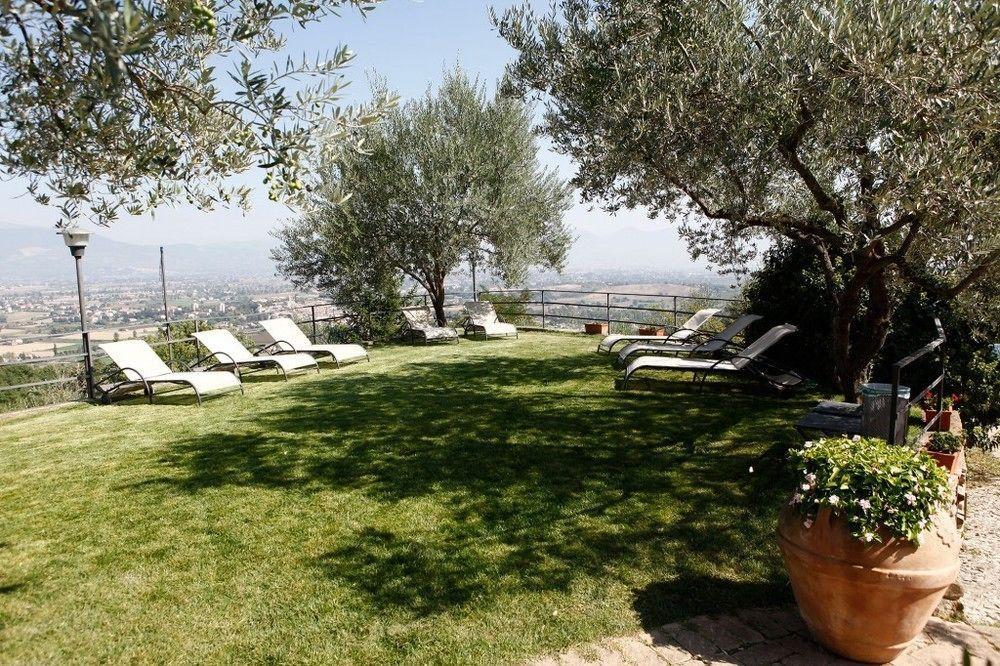 Il Poggio Dei Pettirossi Hotel Bevagna Bagian luar foto