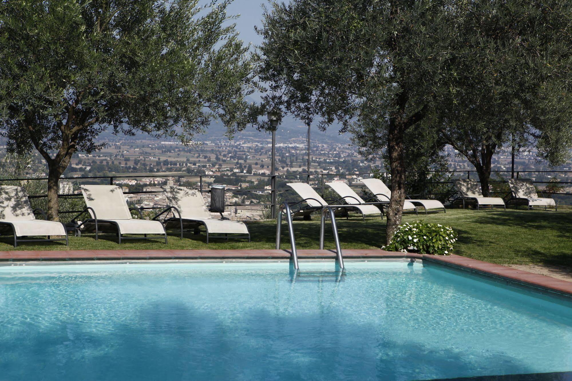 Il Poggio Dei Pettirossi Hotel Bevagna Bagian luar foto