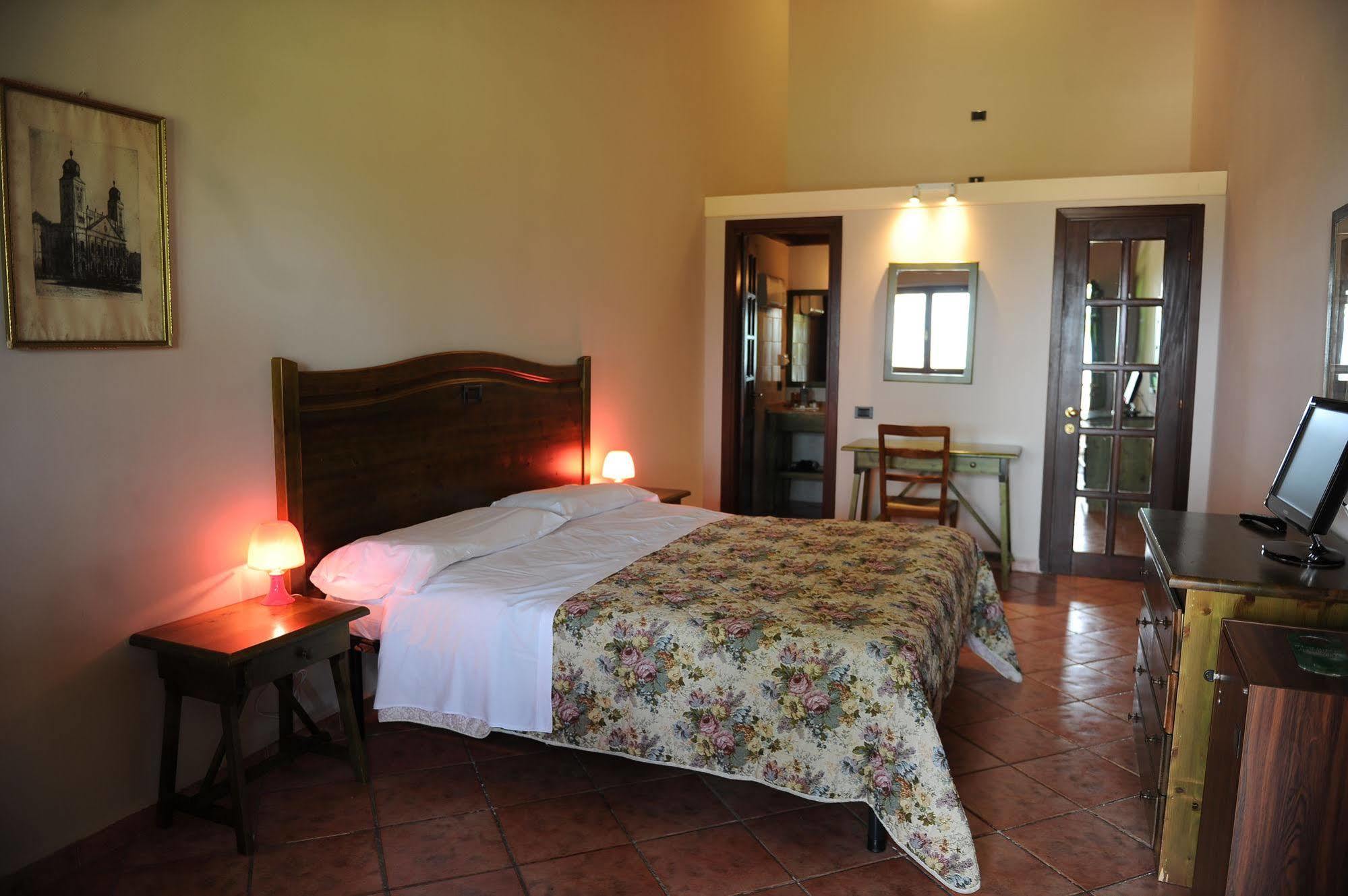Il Poggio Dei Pettirossi Hotel Bevagna Bagian luar foto